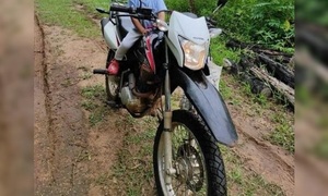 Ladrones robaron motocicleta de la vivienda de un comunicador en Coronel Oviedo