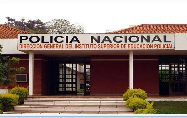 Querían ser policías y denuncian que en el Isepol las discriminaron - Nacionales - ABC Color