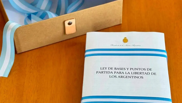 Ley 贸mnibus de Milei: Diputados la devuelven a comisi贸n tras "traici贸n" de la oposici贸n - Revista PLUS