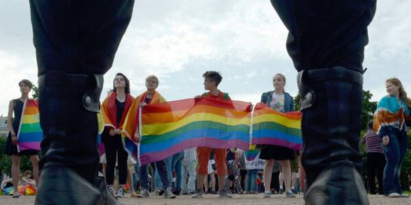 Condenan a muerte a 13 personas por homosexualidad