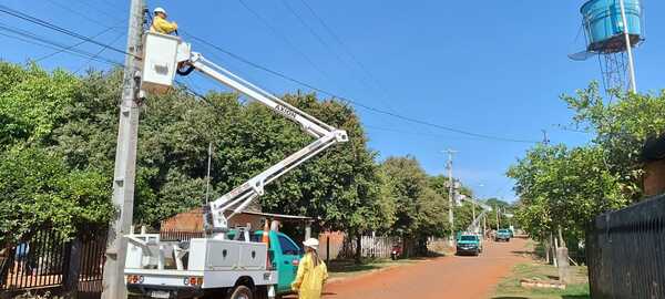 ANDE prosigue con operativo contra conexiones clandestinas en Alto Paraná - ADN Digital