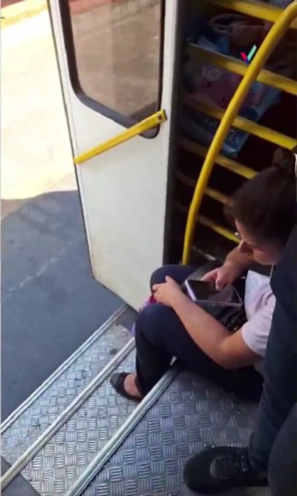 (VIDEO) Pasajeros se quejaron de bus sin aire acondicionado en pleno calorazo