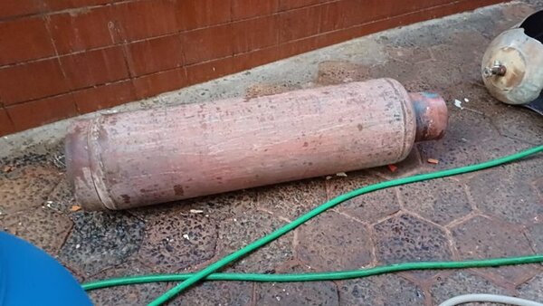 Fábrica afirma que garrafa de amoníaco que explotó no estaba siendo manipulada