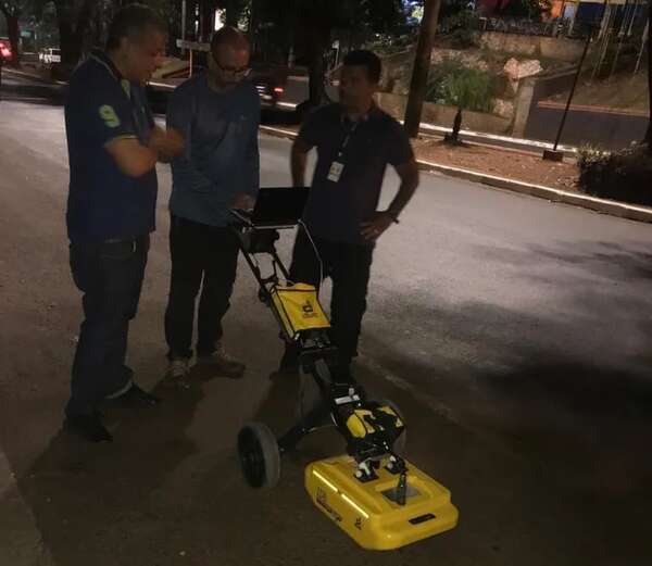 Megarrobo a cambistas: Policía Federal de Brasil escanea zona del túnel - ABC en el Este - ABC Color