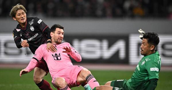 La Nación / Messi jugó media hora en despedida