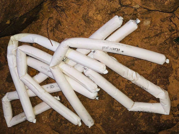 Hallan explosivos banana en gel, niños jugaban sin saber qué eran