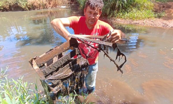 Fábrica arroja desechos y contamina arroyo en CDE