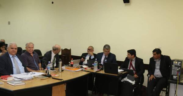 Diario HOY | Postergan juicio del exministro Walter Bower y otros procesados por tortura