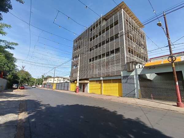 Intendente de San Lorenzo revela que recibió «advertencia» de Ochsi tras una notificación que envió