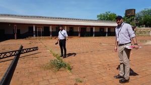 Recorrido por instituciones educativas antes del inicio del año lectivo