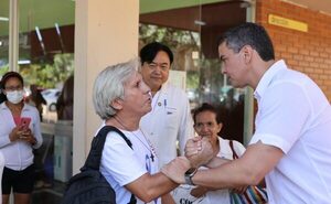 Santiago Peña conversó con pacientes del INCAN - ADN Digital