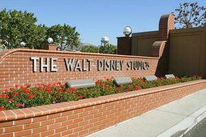 Disney gana 1.911 millones de d贸lares en su primer trimestre, un 49% m谩s interanual - Revista PLUS