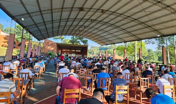 Unos 257 jóvenes iniciaron exámenes de admisión al Centro de Mecanización Agrícola de Pirapó - .::Agencia IP::.