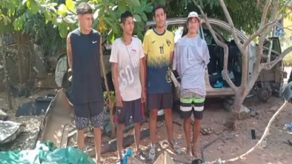 Cuatro detenidos por desarmar un vehículo robado en Asunción - Noticiero Paraguay
