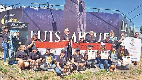 Club de fans de Luis Miguel, muy activo esperando a su ídolo