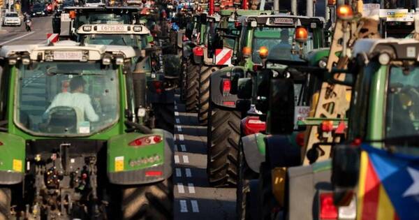 Diario HOY | Los agricultores españoles mantienen la presión por tercer día consecutivo
