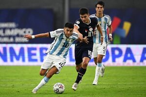 La Albirroja sobrevuela el cielo de París pero aún no puede aterrizar - La Tribuna