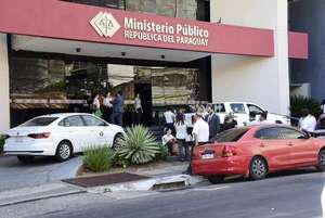 Fallido festejo de revelación de sexo en Fiscalía deriva en cambio de agentes - Nacionales - ABC Color