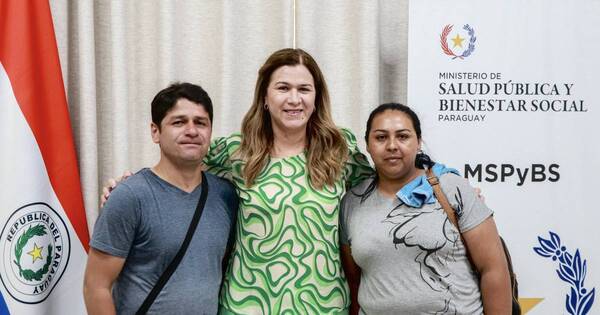 Diario HOY | Ministra se reunió con padres del pequeño Fabio y gestionará compra de nueva silla postural