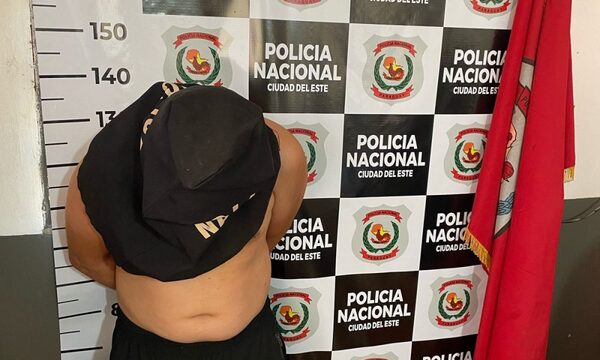 Desgraciado golpeó y tomó de rehén a su pareja embarazada