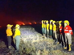 Bomberos de Carapeguá piden ayuda ante la ola de incendios forestales en Paraguarí · Radio Monumental 1080 AM