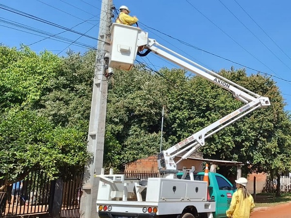 En el Este, persisten problemas con la energía eléctrica por temporales - La Tribuna