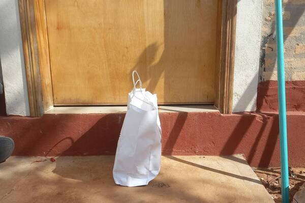 ¿Por el Día de los Enamorados? Yiyi asegura que el Pombero le dejó un regalo en la puerta de su casa