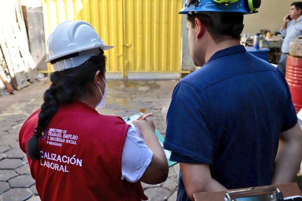 Ochsi debe pagar a sus trabajadores, a pesar de suspensión, afirman - trece