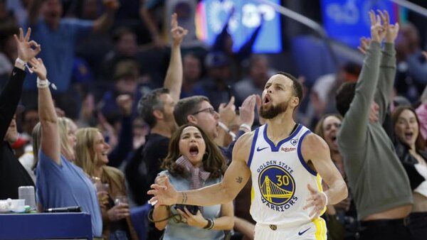 Curry y Doncic deslumbran y los Nuggets amargan a los Lakers
