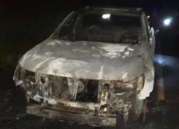 Camioneta se incendió en plena marcha - ABC en el Este - ABC Color
