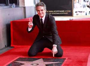 ¡Mirá las fotos de Mark Ruffalo descubriendo su estrella en Hollywood! - Gente - ABC Color