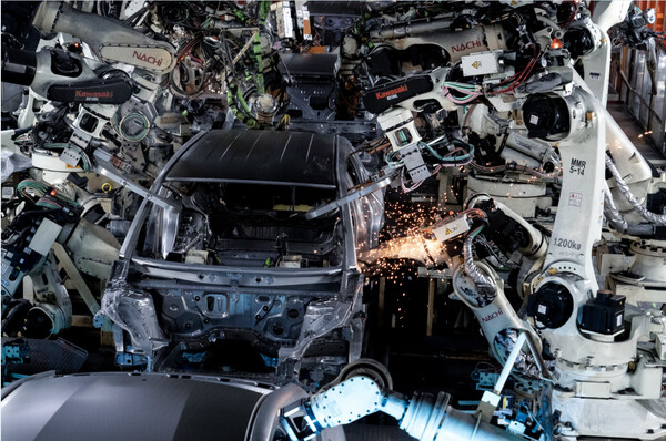 Toyota reanuda parcialmente sus operaciones por test irregulares - Revista PLUS