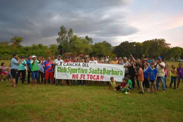 Comunidad de Mbocayaty teme perder su cancha barrial - Nacionales - ABC Color