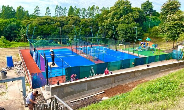 STEIBI CRECE: CONSTRUCCION DE GALERIA DEPORTIVA Y ÁREAS INTEGRADAS EN EL SECTOR DE PÁDEL