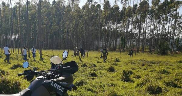 Diario HOY | Fiscalía intervino vertedero clandestino que contamina arroyo en Caaguazú