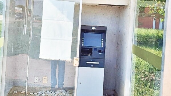 El cajero automático no anda y se quedan sin poder cobrar