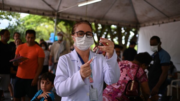 Brasil inicia vacunación contra dengue tras explosión de casos
