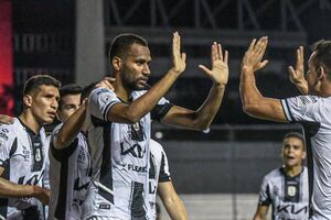 Tacuary consigue su primer triunfo, por obra y gracia de Néstor Camacho
