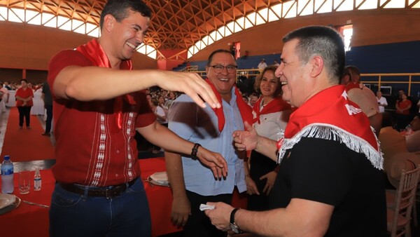 Cartes bajó línea y pide a ministros que abran las puertas