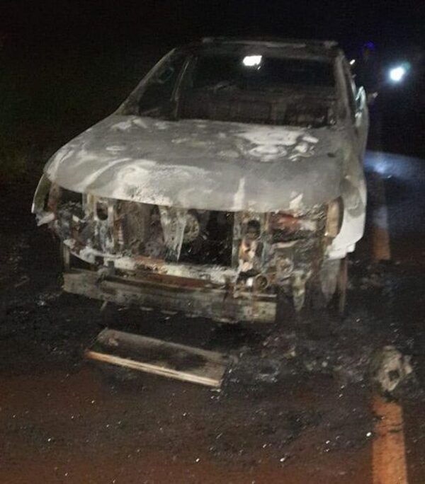 Una camioneta fue destruida por un incendio en la zona de Los Cedrales – Diario TNPRESS