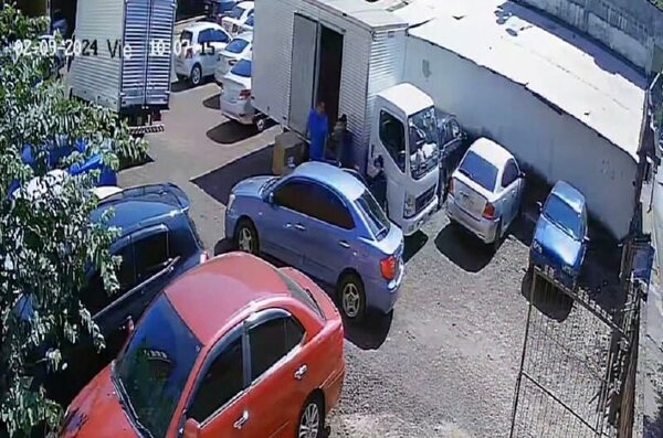 Nuevo asalto a transportadora en CDE: roban camión cargado de mercaderías - Radio Imperio 106.7 FM