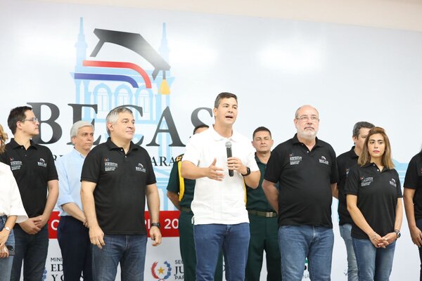 Becas del Gobierno: Peña deseó éxitos a postulantes y ratificó que la educación es la llave del progreso - .::Agencia IP::.