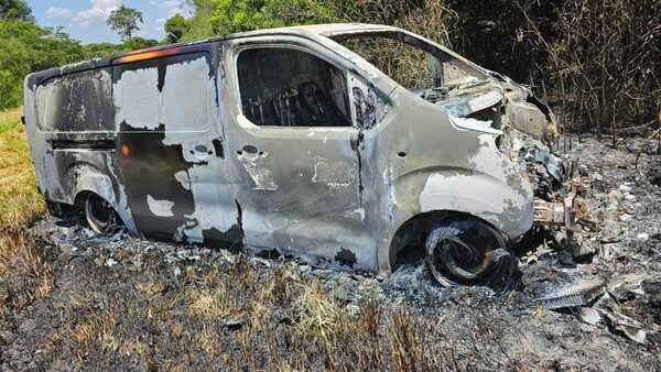 Furgoneta quemada en Minga Guazú se usó en robo a cambistas, confirma la Policía