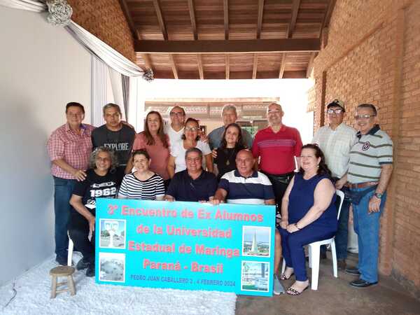 Exestudiantes universitarios de Maringá (PR) participaron de un emotivo encuentro