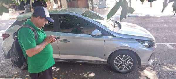 Cuidacoches volverán a las calles desde el lunes y reclaman hablar con el intendente