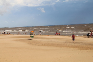 Hombre desaparece en aguas del Río Paraná frente a la Playa Tacuary