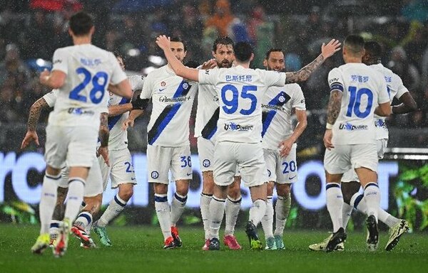 Versus / El Inter de Milán conquista Roma y vuela hacia el 'Scudetto'