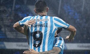 Versus / "Maravilla" Martínez es héroe en Racing con triplete y lanza emotivo mensaje