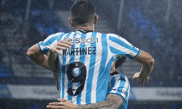 Versus / "Maravilla" Martínez es héroe en Racing con triplete y lanza emotivo mensaje