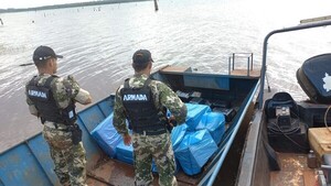Incautan embarcación con drogas y cigarrillos en Lago Itaipú